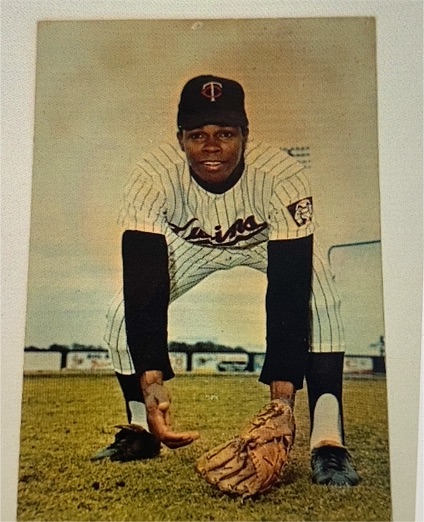 1964 Topps #325 Hector Lopez — front