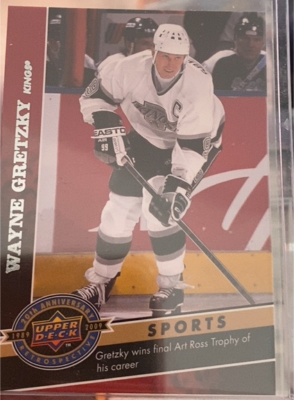 2009 Upper Deck 20th Anniversary #710 Wayne Gretzky — front