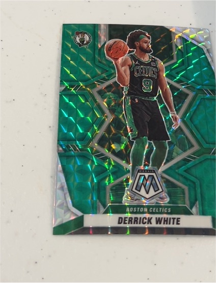 2021-22 Panini Mosaic #173 Derrick White — front