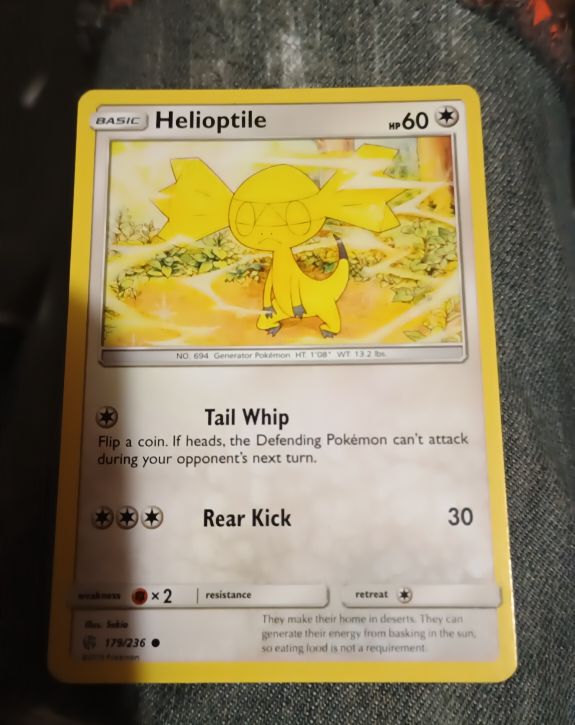 2020 Pokémon Cosmic Eclipse #179 Helioptile — front