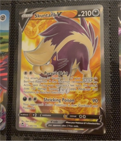 2022 Pokemon TCG Silver Tempest #180 Skuntank V — front
