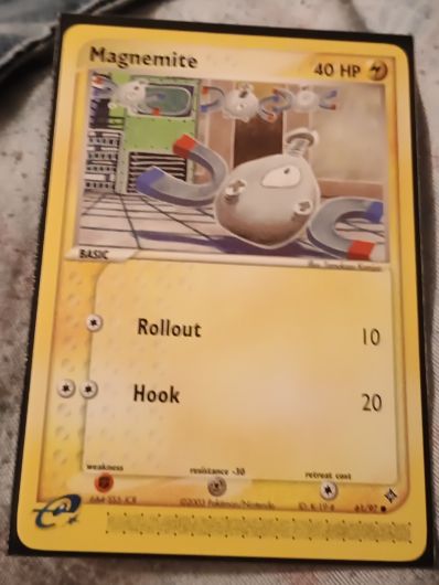 2003 EX Dragon #61 Magnemite — front