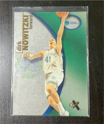 2000-01 Fleer E-X #16 Dirk Nowitzki — front