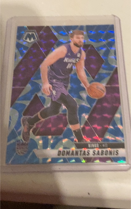 2023-24 Panini Mosaic Reactive Purple Prizm #unknown Domantas Sabonis — front