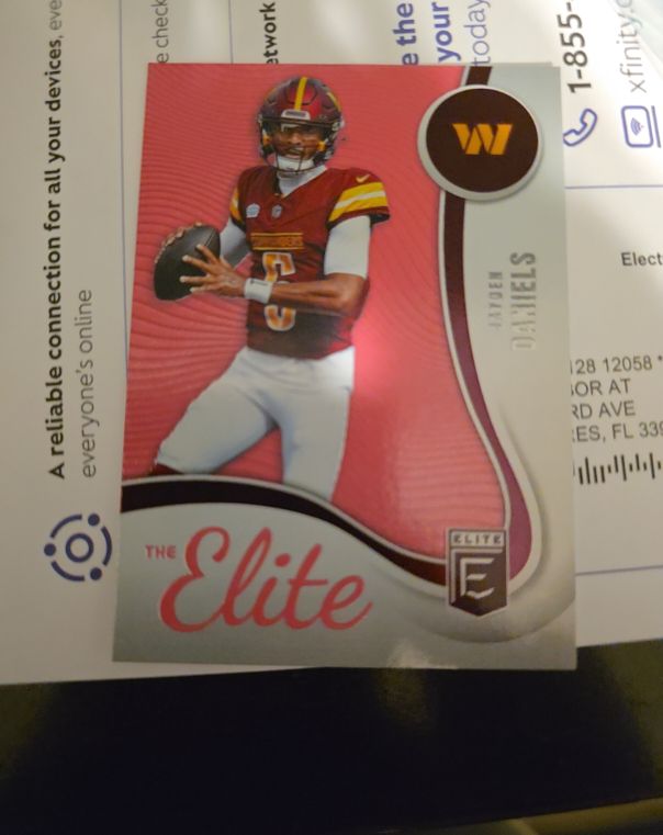 2025 Panini Donruss Elite #5 Jayden Daniels — front