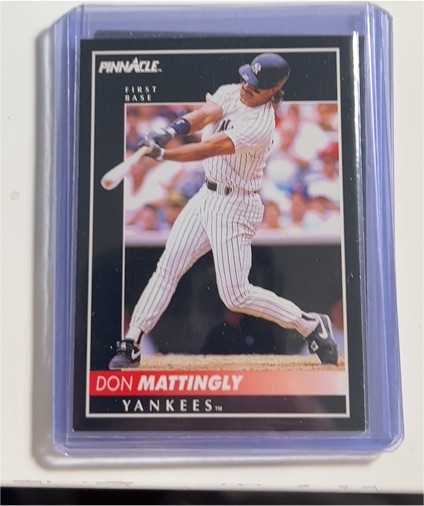 1992 Pinnacle #23 Don Mattingly — front
