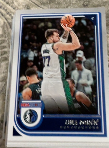 2022-23 Panini NBA Hoops #119 Luka Doncic — front