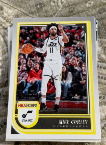 2022-23 Panini NBA Hoops #218 Mike Conley — front
