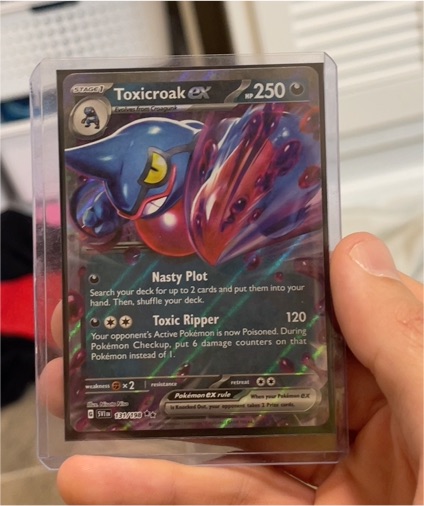 2022 Pokémon TCG Scarlet & Violet #131 Toxicroak ex — front