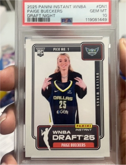 2025 Panini Instant WNBA Draft Night #DN1 Paige Bueckers — front