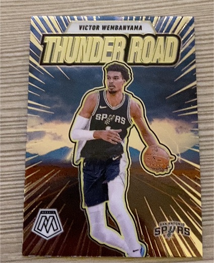 2024-25 Panini Mosaic #8 Victor Wembanyama Thunder Road — front
