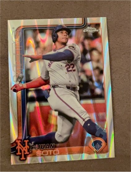 2025 Topps Chrome #200 Juan Soto — front