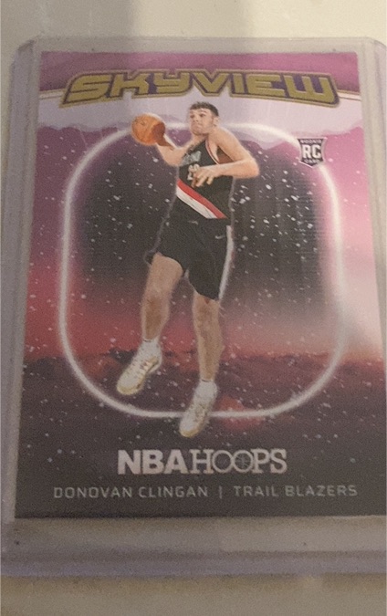 2024-25 Panini NBA Hoops Skyview #18 Donovan Clingan — front