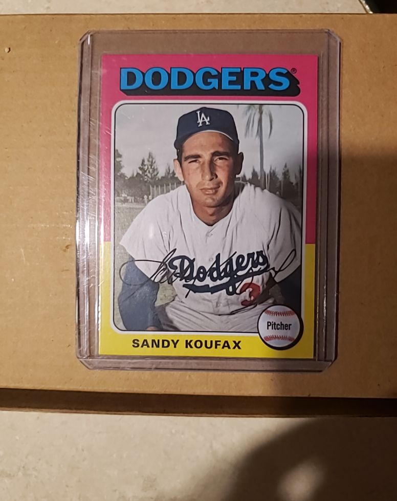 1975 Topps #122 Sandy Koufax — front