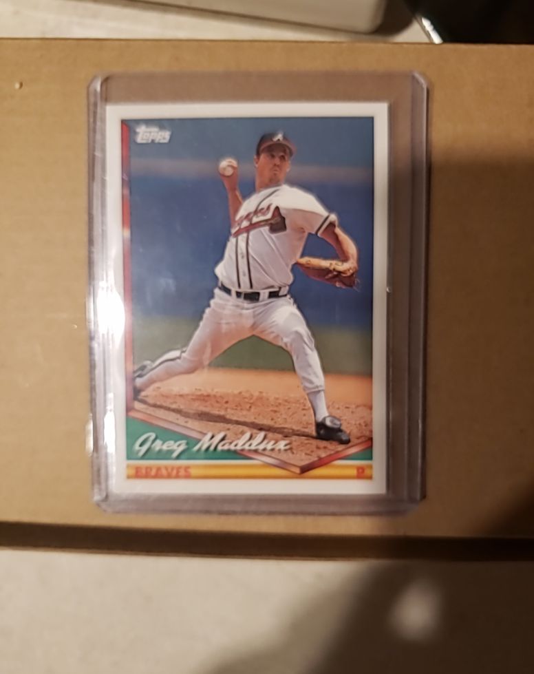 1994 Topps #499 Greg Maddux — front