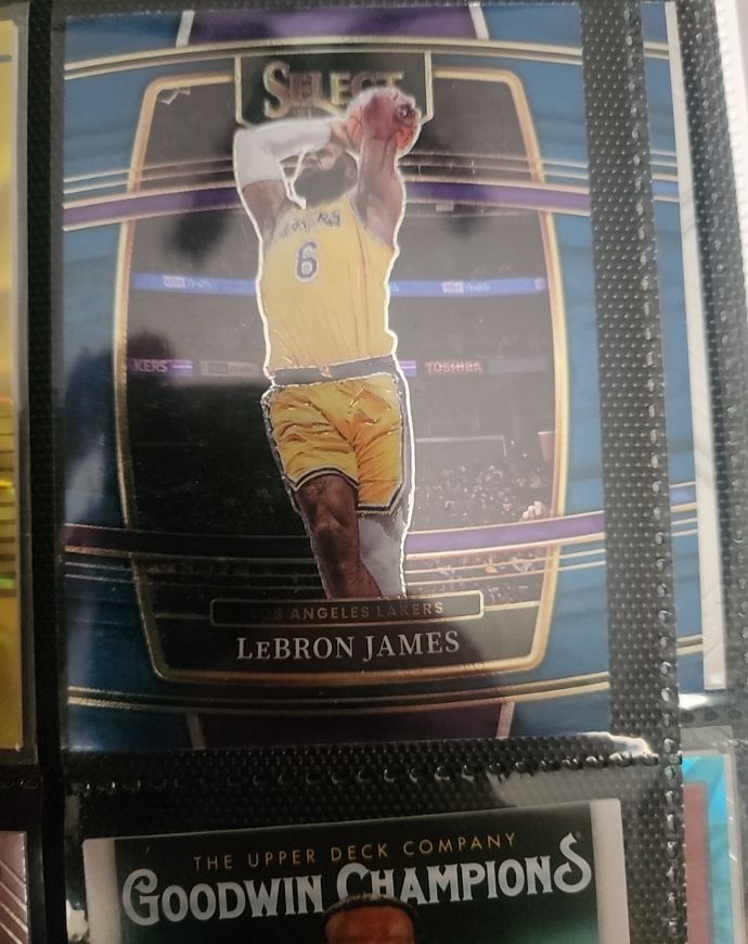 2021-22 Panini Select #100 LeBron James Blue Shimmer Prizms — front
