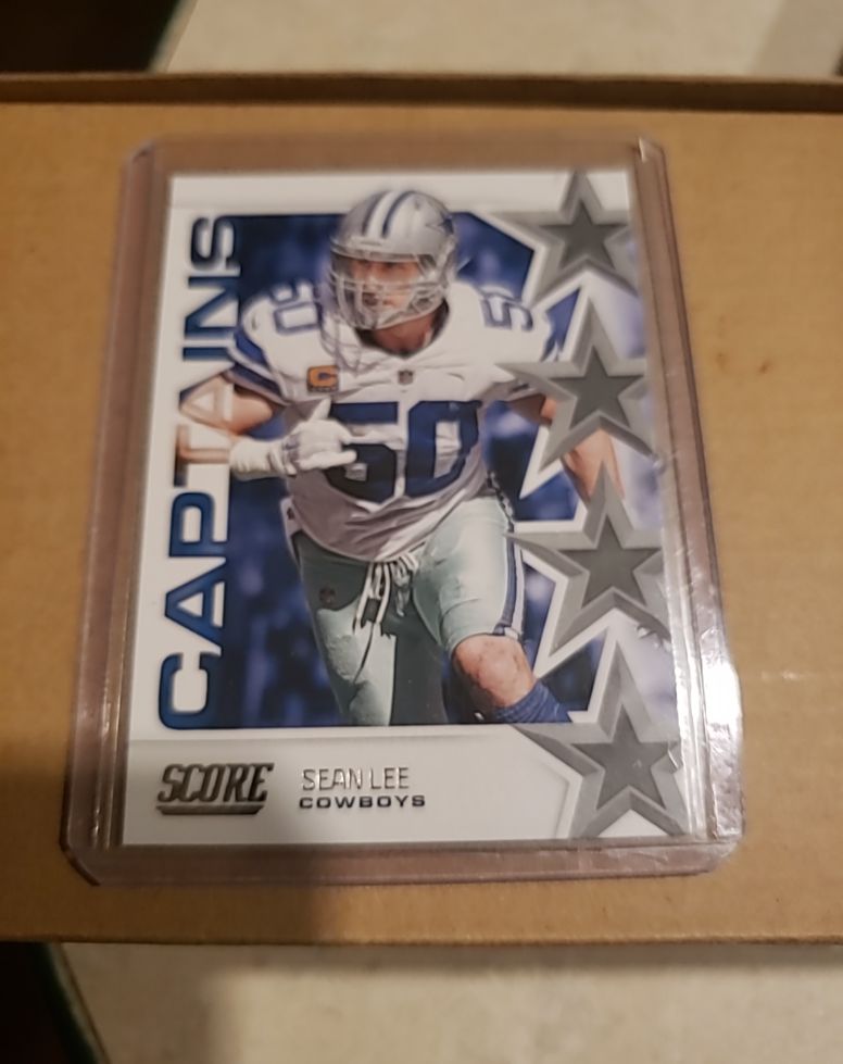 2019 Panini Score Captains #C-18 Sean Lee — front