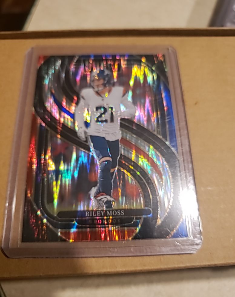 2024 Panini Select Premier Level #21 Riley Moss — front
