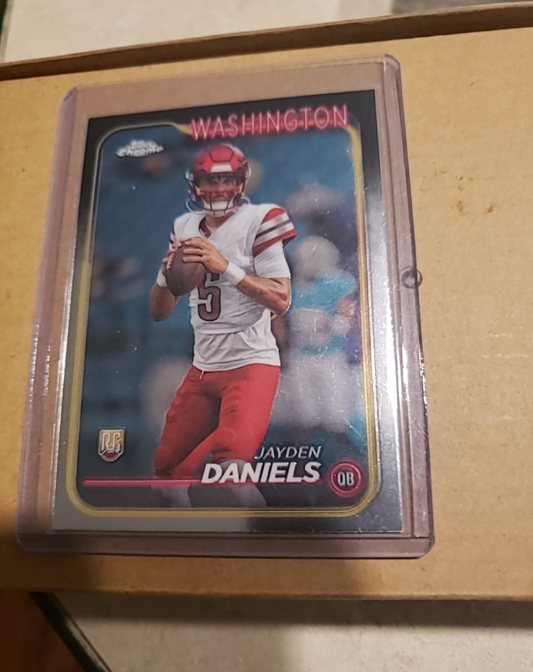 2024 Topps Chrome #201 Jayden Daniels — front