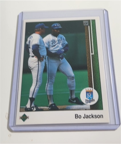 1989 Upper Deck #221 Bo Jackson — front