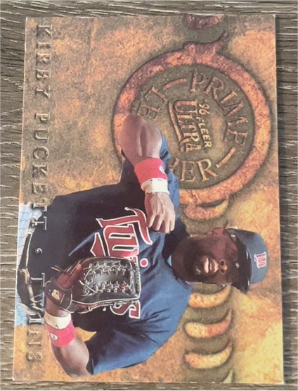 1996 Fleer Ultra #8 Kirby Puckett Prime Leather Gold Medallion — front