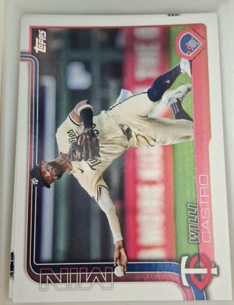 2025 Topps #155 Willi Castro — front