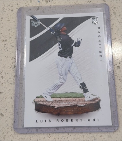 2020 Panini Chronicles Magnitude #13 Luis Robert — front