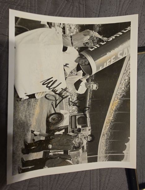 Original press photo signed Mickey Mantle — front