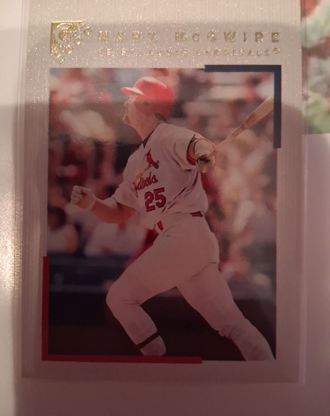 2000 Topps Gallery #70 Mark McGwire — front