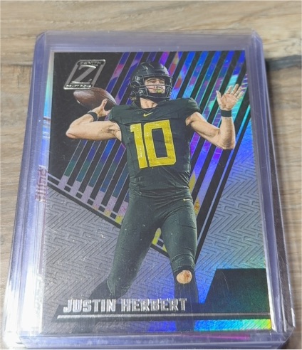 2023 Panini Chronicles Draft Picks Zenith #18 Justin Herbert — front