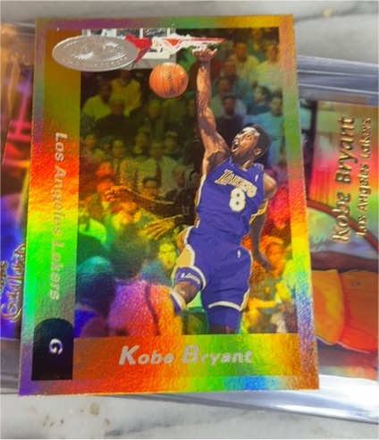 2000-01 NBA Hoops Hot Prospects #46 Kobe Bryant — front
