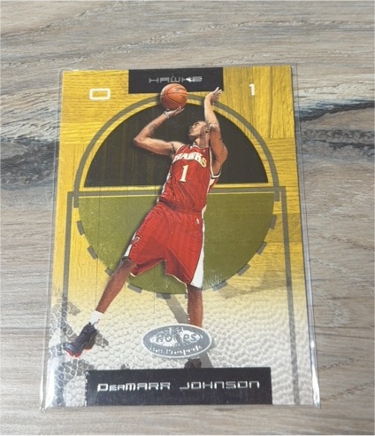 2001-02 Hoops Hot Prospects #1 DerMarr Johnson — front
