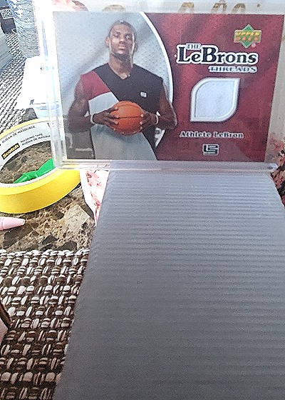 2006-07 Upper Deck The Lebrons Threads Athlete Lebron James Relic #LM-1 — front