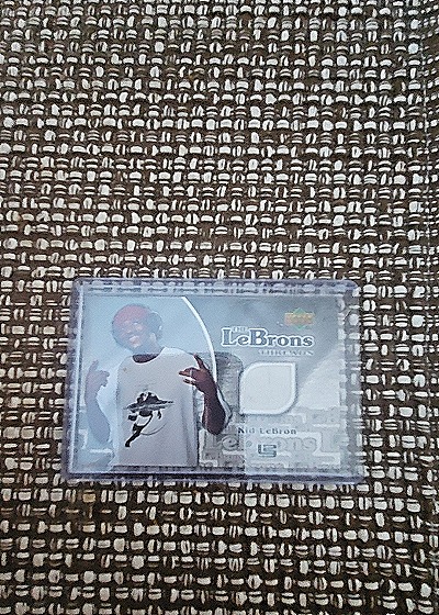 2006-07 Upper Deck The LeBrons Threads LeBron James #LM-1 — front