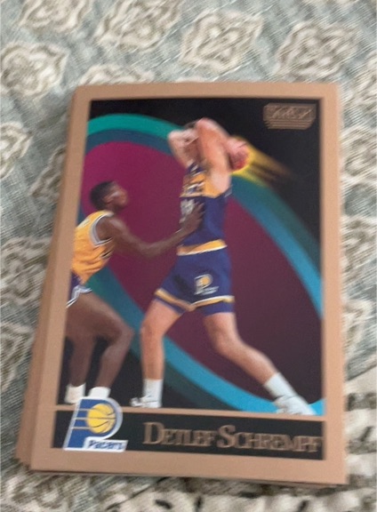 1990-91 SkyBox #121 Detlef Schrempf — front