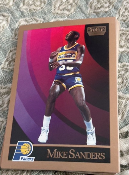 1990-91 SkyBox #120 Mike Sanders — front