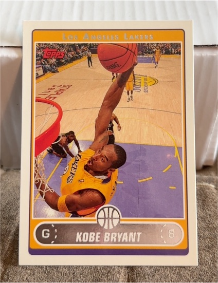 2006-07 Topps #8 Kobe Bryant — front