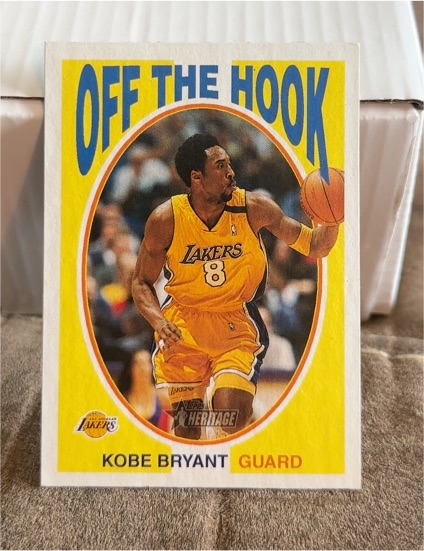 2000 Topps Heritage #OH8 Kobe Bryant Off the Hook — front