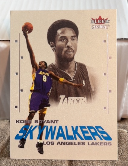 2001-02 Fleer Genuine Skywalkers #4SW Kobe Bryant — front