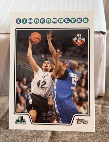 2008-09 Topps #200 Kevin Love Rookie Card — front