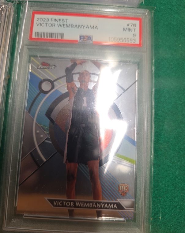 2023-24 Topps Finest #76 Victor Wembanyama — front