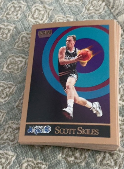 1990-91 SkyBox #205 Scott Skiles — front