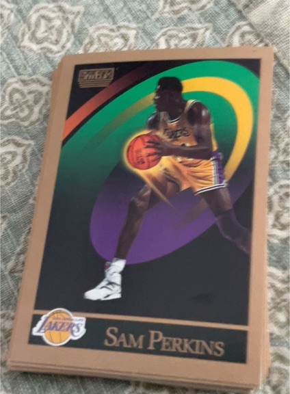 1990-91 SkyBox #391 Sam Perkins — front