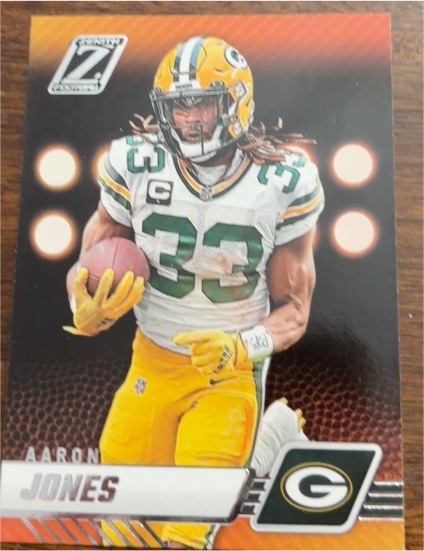2023 Panini Zenith #35 Aaron Jones — front