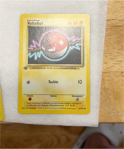 1999 Pokémon #67 Voltorb — front