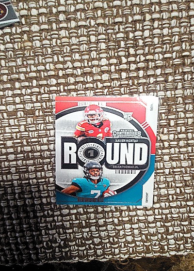 2024 Panini Contenders Round Numbers #7 Xavier Worthy, Brian Thomas Jr. — front