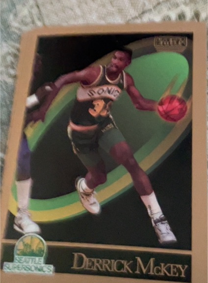 1990-91 SkyBox #270 Derrick McKey Seattle SuperSonics — front