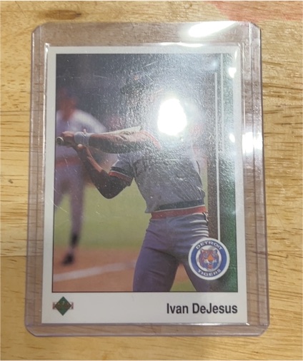 1989 Upper Deck #355 Ivan DeJesus — front