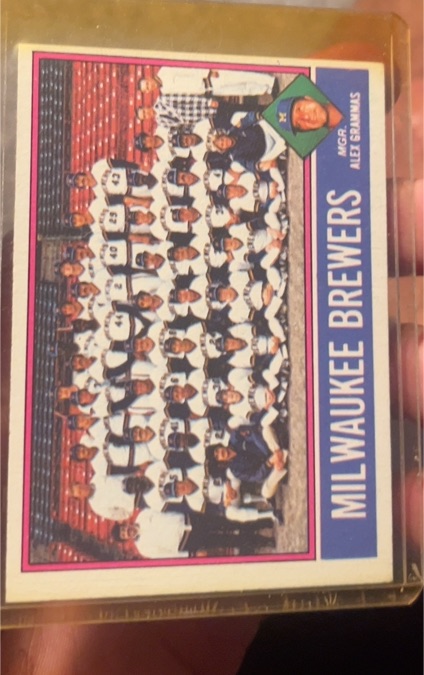 1976 Topps #606 Milwaukee Brewers / Alex Grammas — front