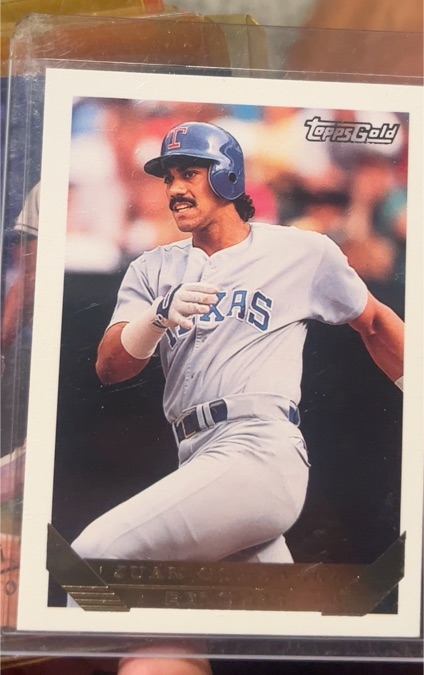 1993 Topps Gold #34 Juan Gonzalez Texas Rangers — front